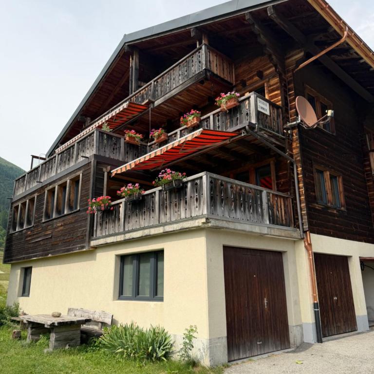 Hotel Grimsel - Dreibettzimmer mit Balkon - Nebengebäude - 8