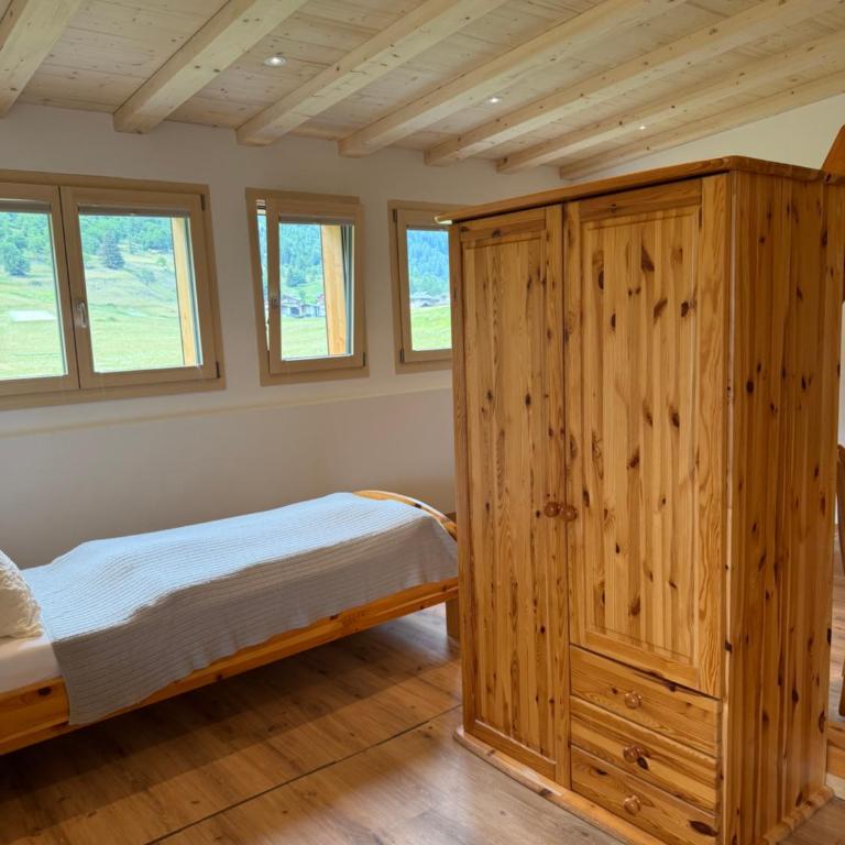 Hotel Grimsel - Dreibettzimmer mit Balkon - Nebengebäude - 2