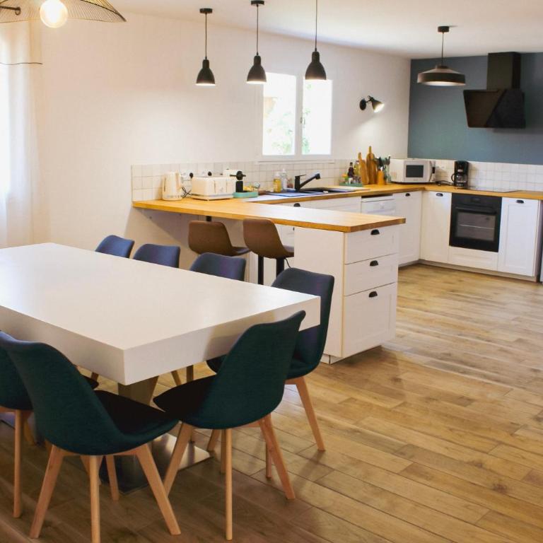 Maison Bleue 8 à 10pers avec Piscine - Haus mit 5 Schlafzimmern - 12