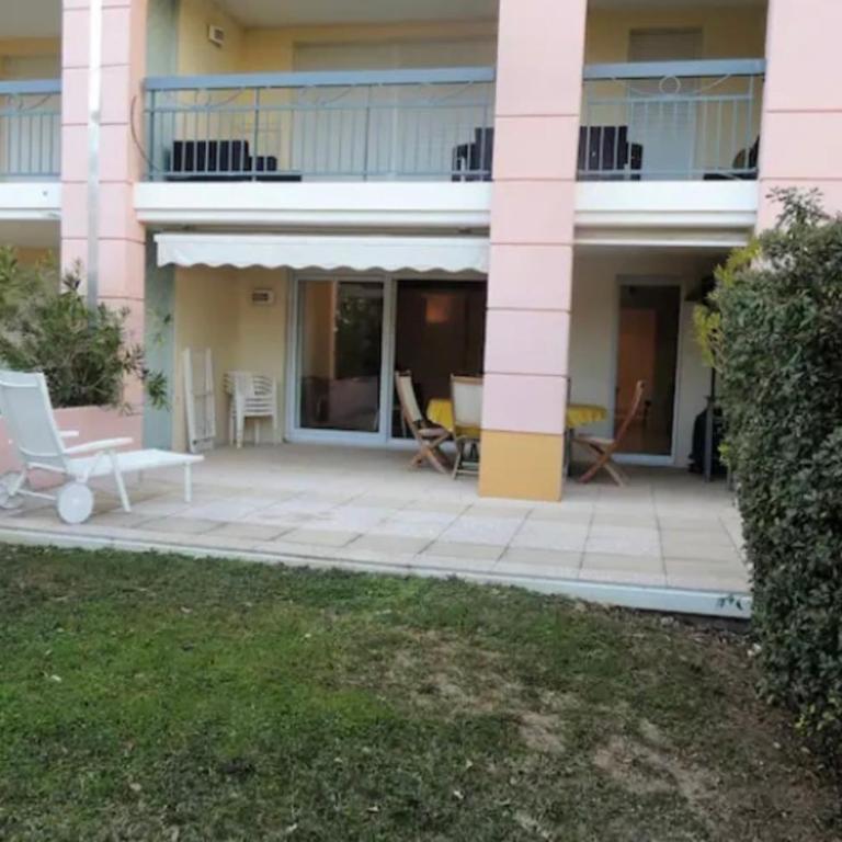 Apartment with pool and garden in Saint Aygulf - Apartamento - 11