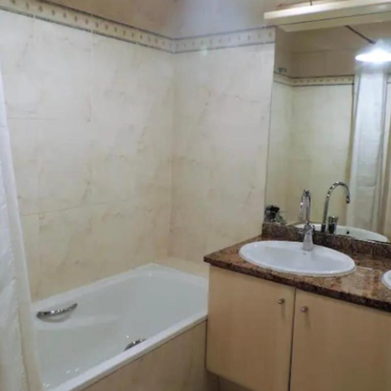 Apartment with pool and garden in Saint Aygulf - Apartamento - 10