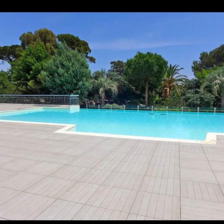 Apartment with pool and garden in Saint Aygulf - Apartamento - 15