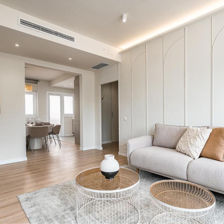 Camp Nou Grand Apartment - Four-Bedroom Luxury Apartment - 4