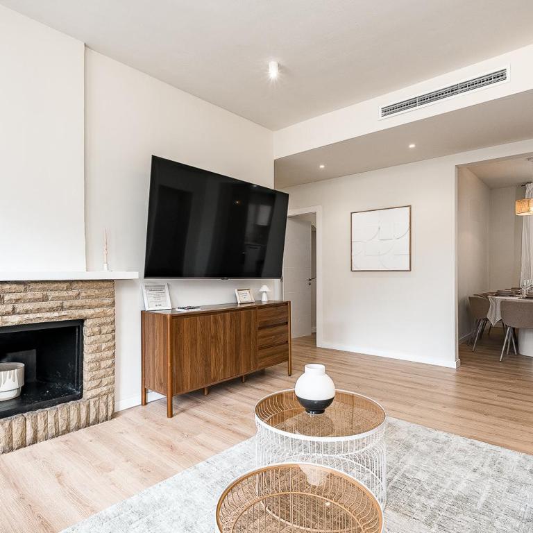 Camp Nou Grand Apartment - Four-Bedroom Luxury Apartment - 3