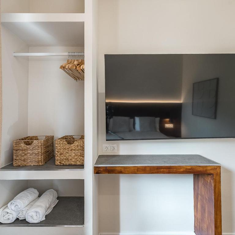 Camp Nou Grand Apartment - Four-Bedroom Luxury Apartment - 16