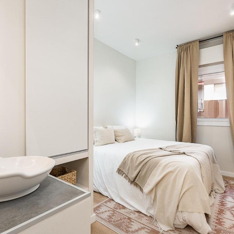 Camp Nou Grand Apartment - Four-Bedroom Luxury Apartment - 27
