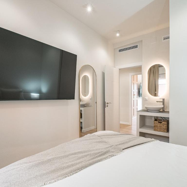 Camp Nou Grand Apartment - Four-Bedroom Luxury Apartment - 30
