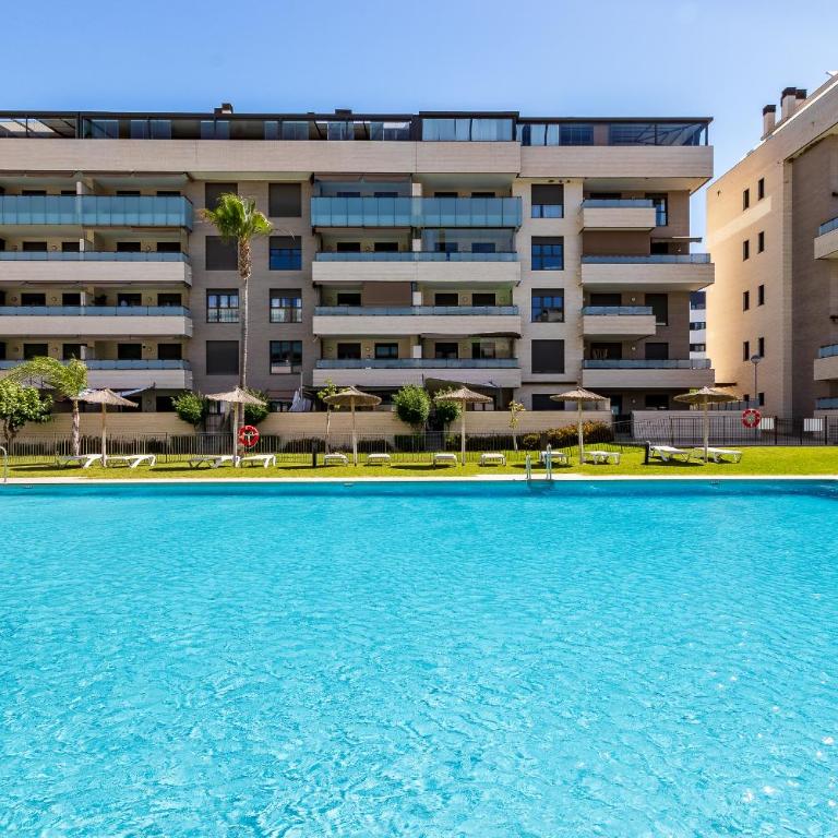 LivinMálaga Los Álamos Suites II - Appartamento con 2 Camere da Letto - 2