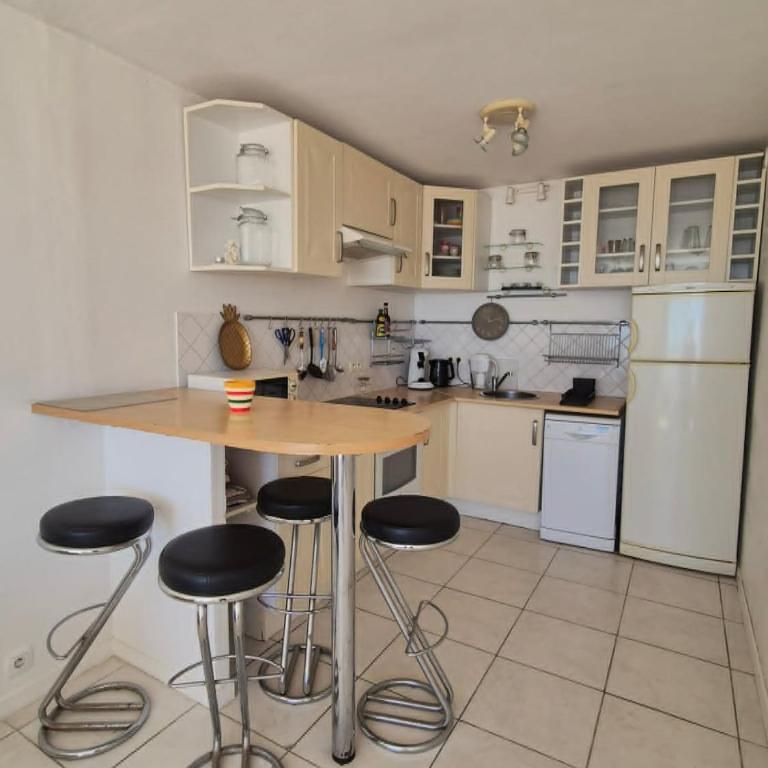 Les pieds dans l'eau, vue mer imprenable et Parking privé - Appartement 1 Chambre - 45