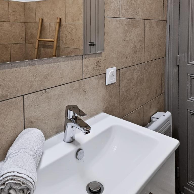 Le Citadin - Centre - Wifi - Balcon - Appartement 1 Chambre - 8