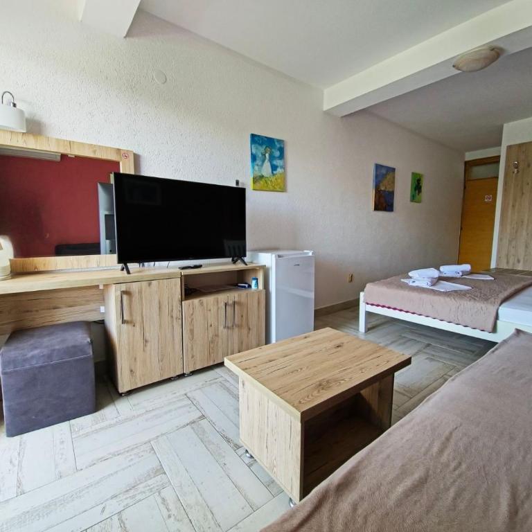 Apartments Art - Dvokrevetna Soba sa Bračnim Krevetom i Pogledom na More - 11