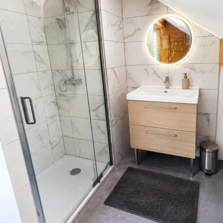 Exceptional chalet, Sauna, Lake & center within walking distance - Chalet - 24