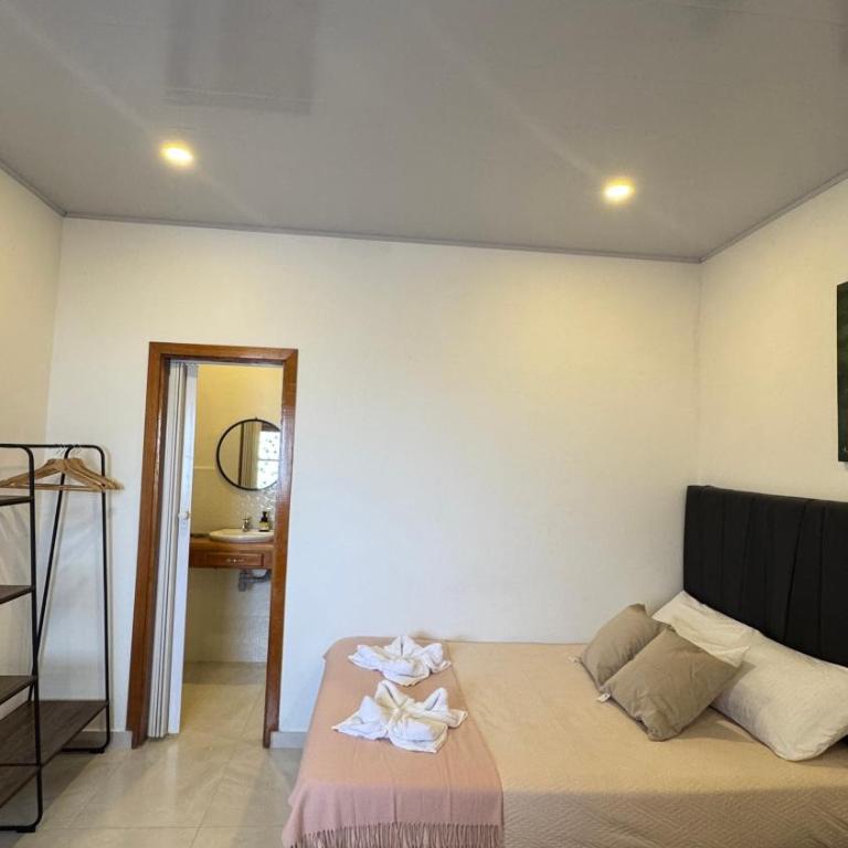 Donde Mildred Hostal y Cafe - Two-Bedroom Standard Apartment - 4