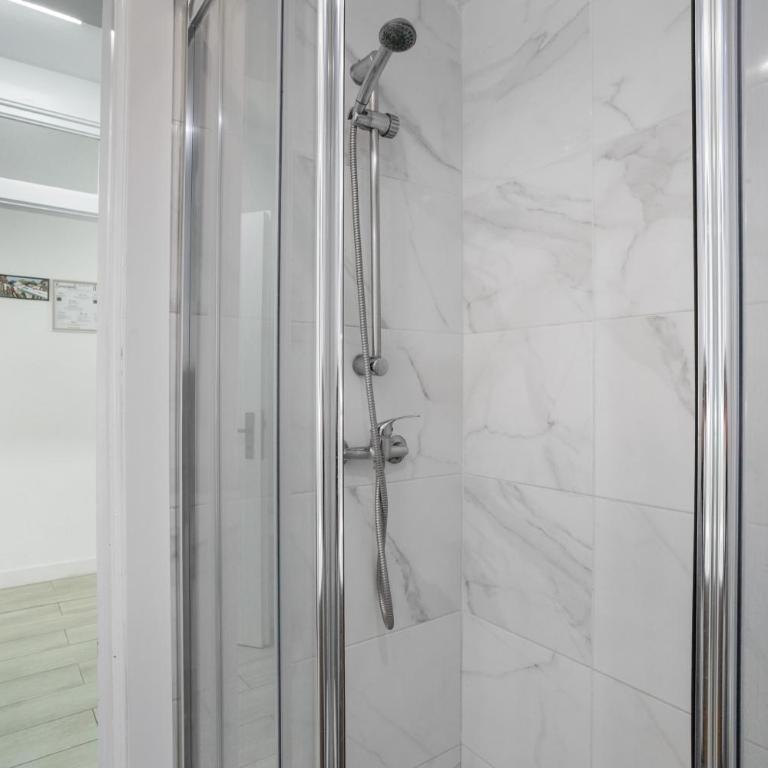 Céntrico Apartamento Con Piscina - Apartamento Superior con vistas a la ciudad - 14