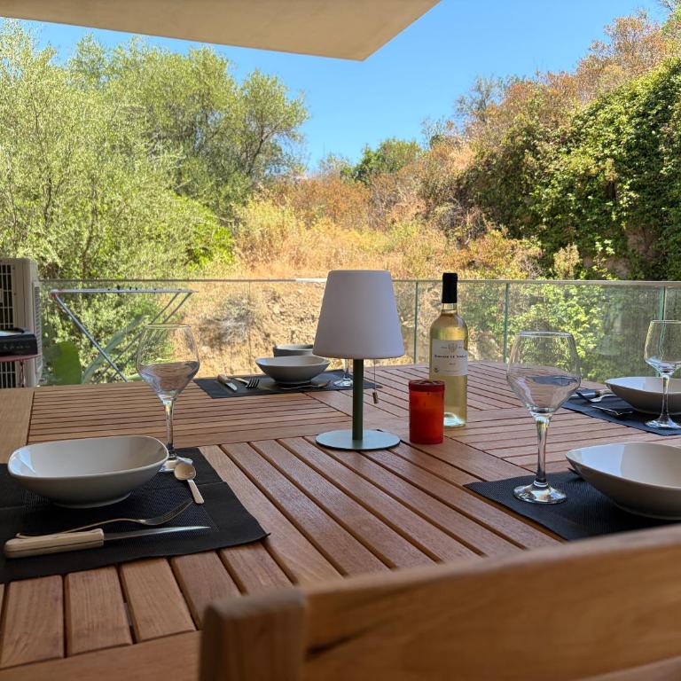 Appartement U Schegaru - Centre Ville de Porto-Vecchio - Two-Bedroom Apartment with Balcony and Terrace - 1