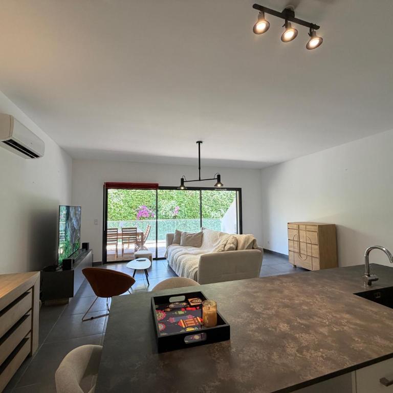 Appartement U Schegaru - Centre Ville de Porto-Vecchio - Two-Bedroom Apartment with Balcony and Terrace - 5