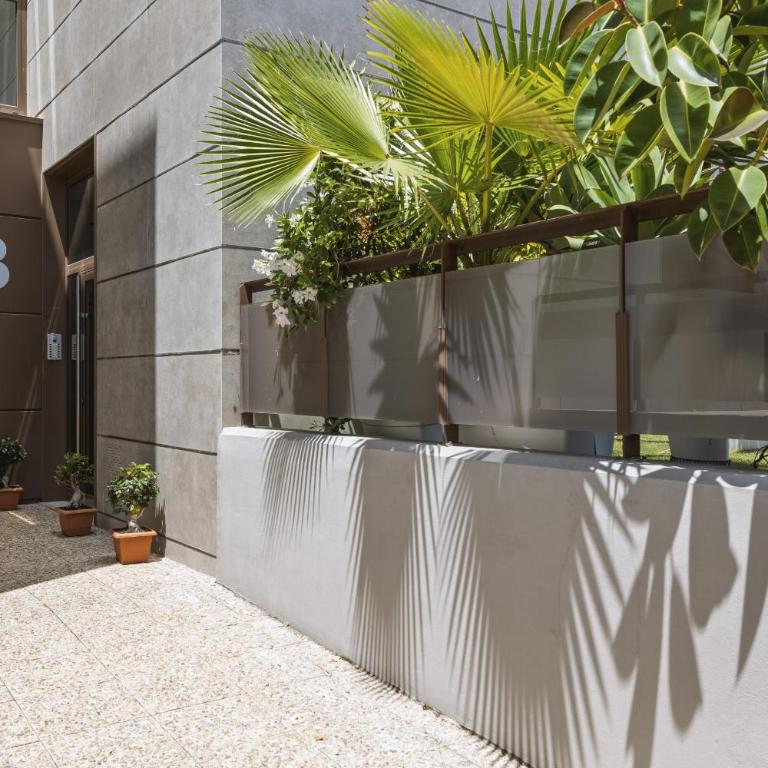 Luma Star - Deluxe Two-Bedroom Apartment with Garden View - 5