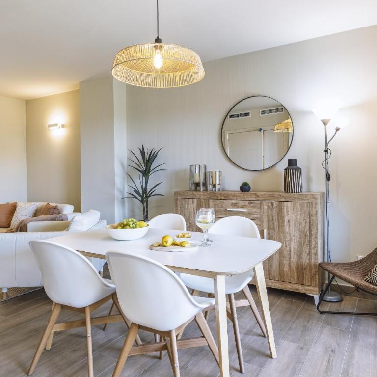 Luma Star - Deluxe Two-Bedroom Apartment with Garden View - 11