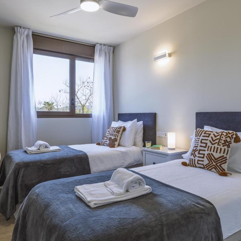 Luma Star - Deluxe Two-Bedroom Apartment with Garden View - 23