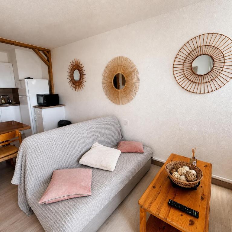 Esprit vacances,Piscine,Vue sur le Port,Parking privé,Commerces et restaurants - Appartement 1 Chambre - 8