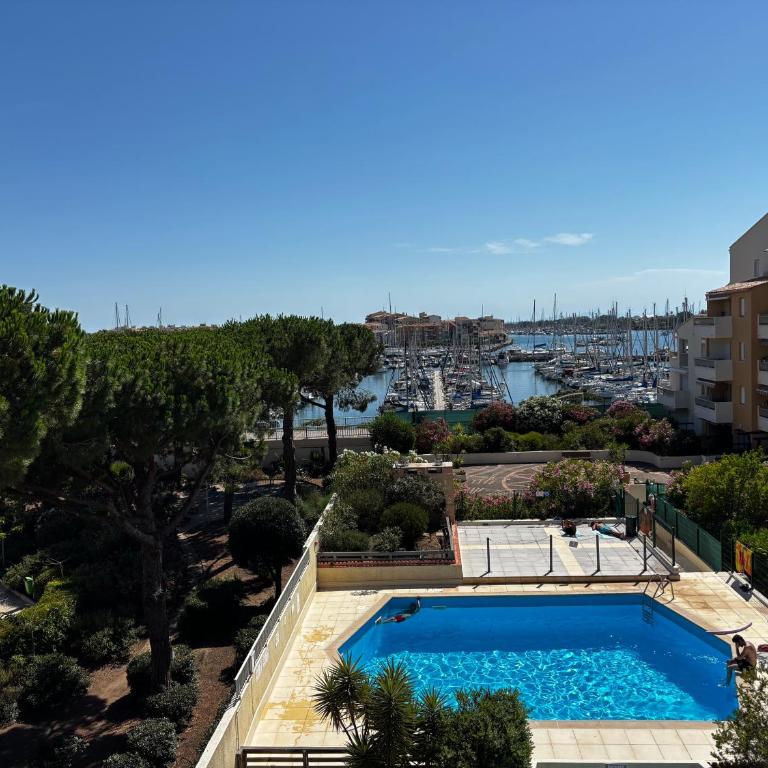 Esprit vacances,Piscine,Vue sur le Port,Parking privé,Commerces et restaurants - Appartement 1 Chambre - 15