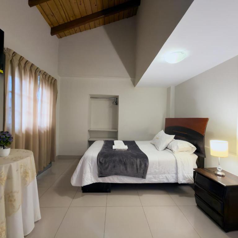 Hostal Catequil - Habitación Estándar - 1 cama grande - 1