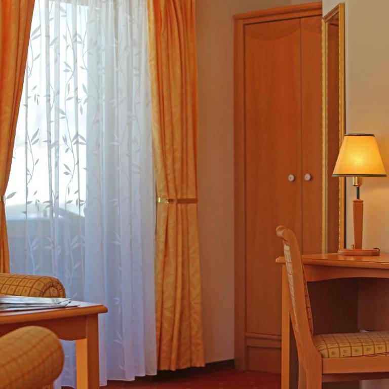 Hotel - Restaurant Gosauerhof - Familienzimmer mit Bergblick - 4