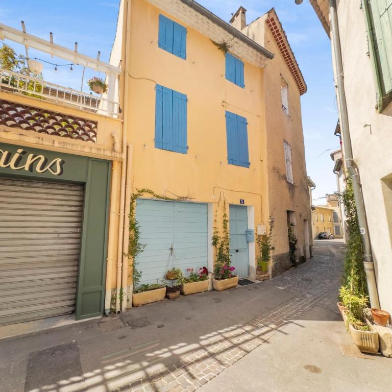Typical town house with a private garden - Ferienhaus - 3