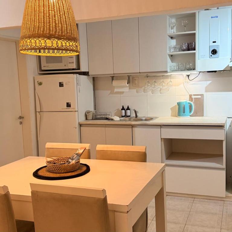ALOJATE Departamento Iluminado y cómodo cerca del centro con Cochera - Apartamento de 2 dormitorios - 12