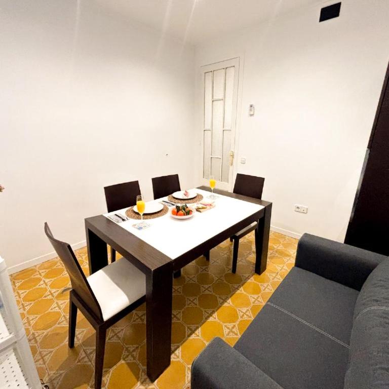Classic Apartment Center Eixample - Apartamento de 2 dormitorios con balcón - 7
