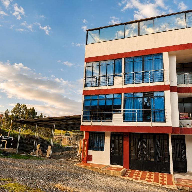Living Robayo Paipa - Three-Bedroom Apartment - 10