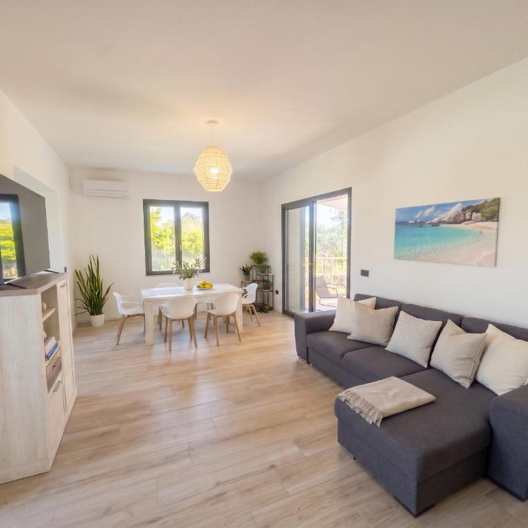 Villa Miramare Peaceful Oasis with Garden, Pool and Sea View in Alghero - Villa con Piscina Privata - 15