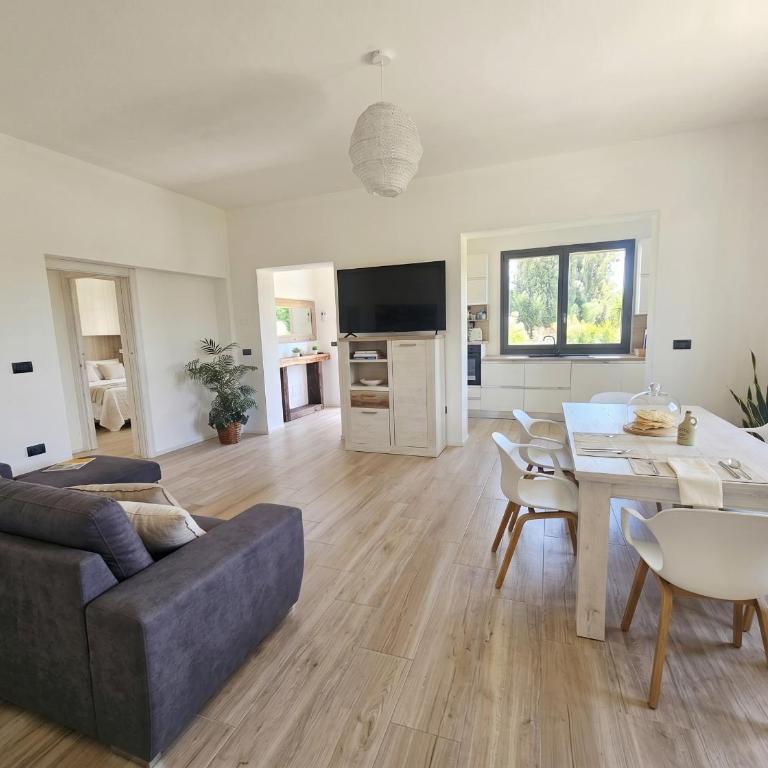 Villa Miramare Peaceful Oasis with Garden, Pool and Sea View in Alghero - Villa con Piscina Privata - 7