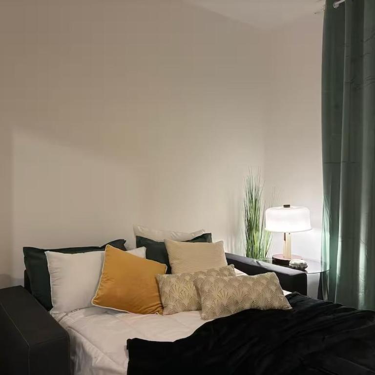 2 Rooms 10 min Arena Easy Parking - Appartamento con 2 Camere da Letto - 60