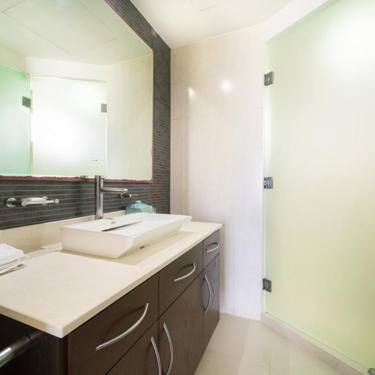 Beachfront Condo with tub, 3 BR & Pool - At Mareazul Condo Corazon - Appartement - 7