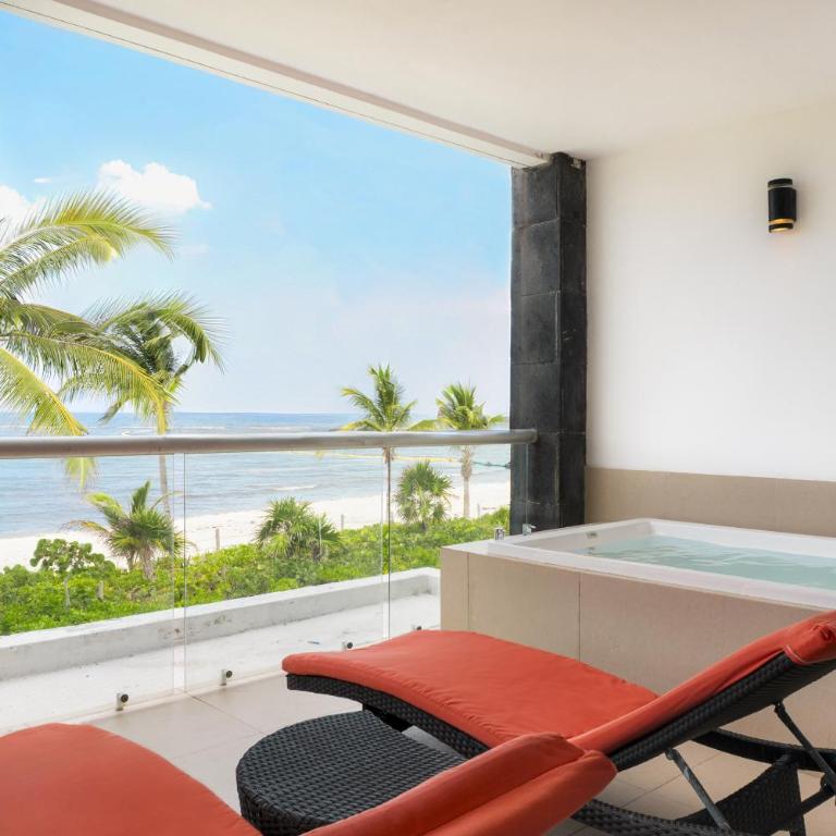 Beachfront Condo with tub, 3 BR & Pool - At Mareazul Condo Corazon - Appartement - 14