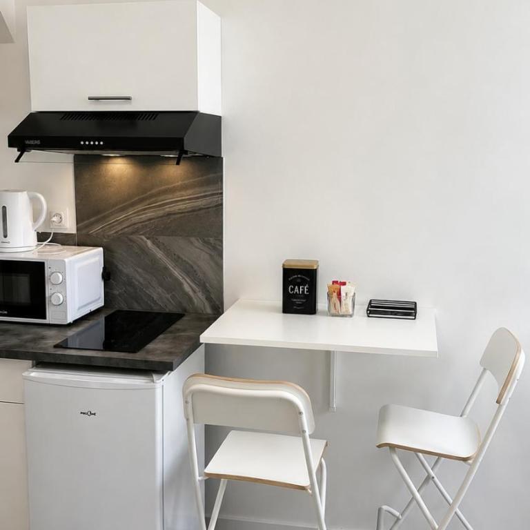 Studio Ariel Calme et confort à 5 min de la gare - Appartamento con 1 Camera da Letto - 5