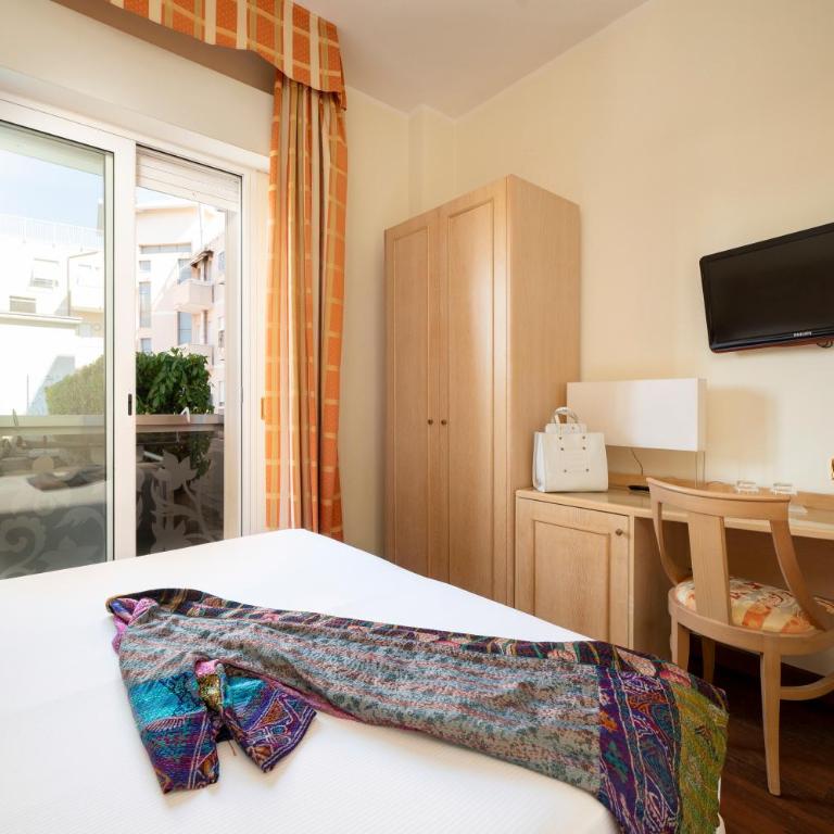 Hotel Byron - Doppel- oder Zweibettzimmer - 3
