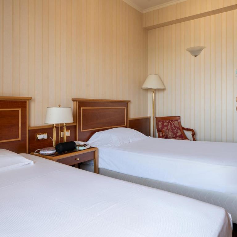 Hotel Byron - Superior Zimmer mit Kingsize-Bett oder 2 Einzelbetten - 2