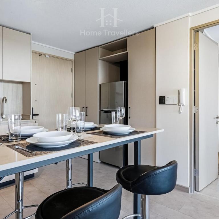 HT Near the metro with Terrace with AC and parking - One-Bedroom Apartment - 2