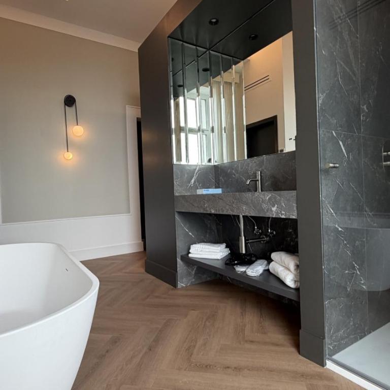 Palazzo Montella - Suite with Seaview and Bathtub - 10