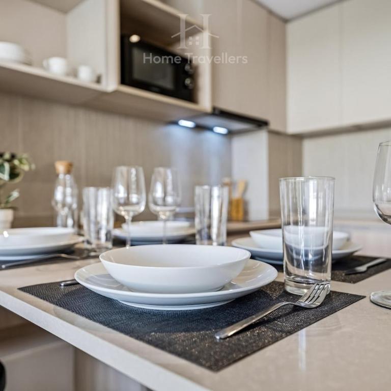 HT Near the metro with Terrace with AC and parking - One-Bedroom Apartment - 28