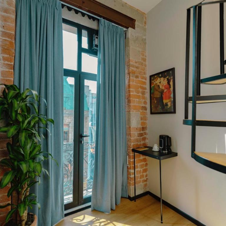 Hotel Terracota mx - King Room with Balcony - 4