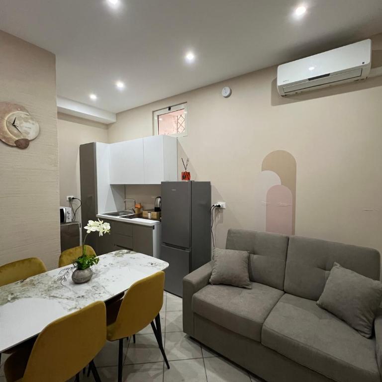 Napoli Historic Center - Tribunali Romantic Stay - Appartamento con 1 Camera da Letto - 2