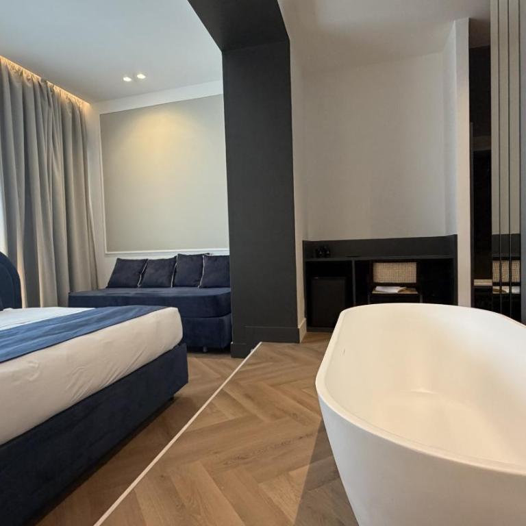Palazzo Montella - Side sea view Suite with Bathtub - 3
