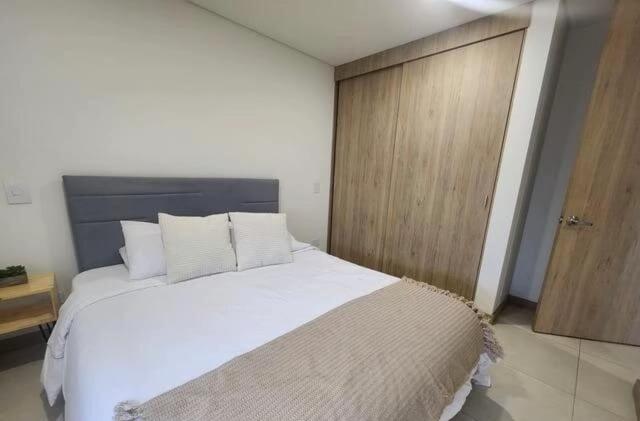 Apartment in Laureles with city views - Three-Bedroom Apartment - 9