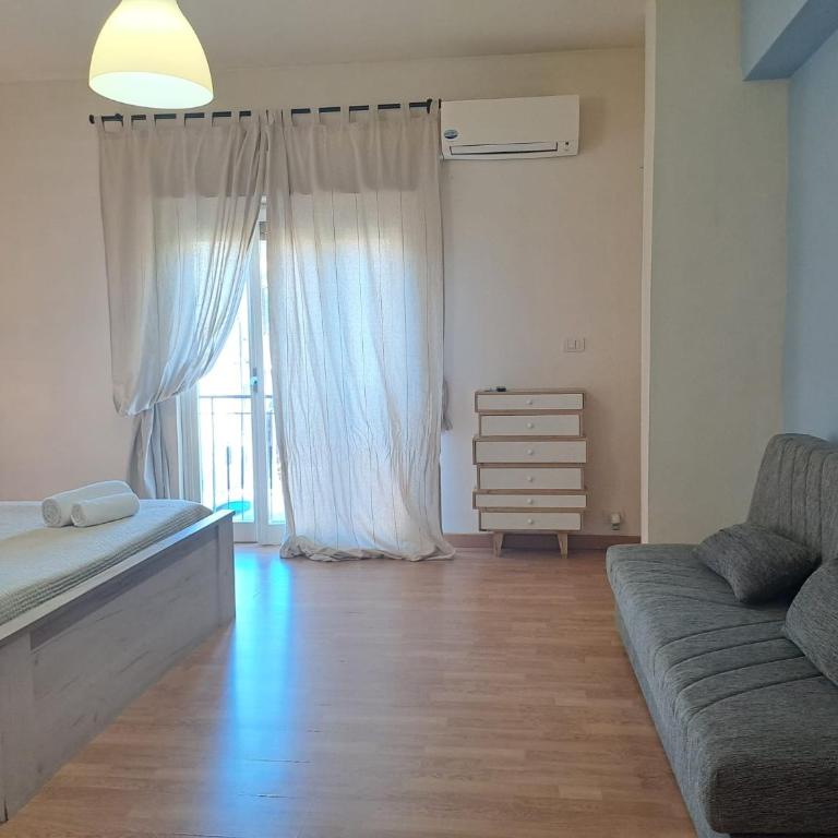 Medoro Piazza Roma Rooms - Suite Familiare con Balcone - 4