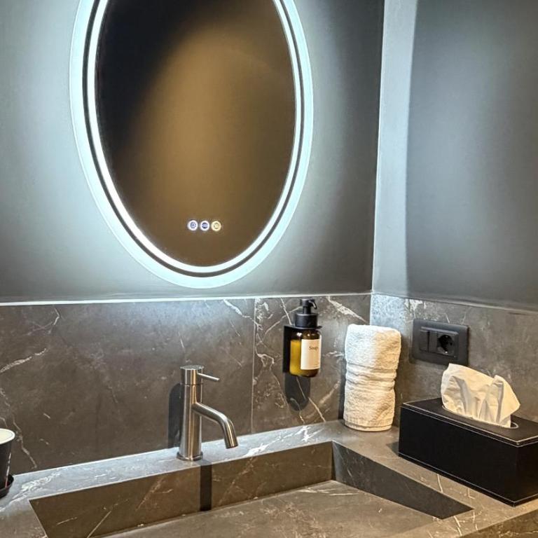 Palazzo Montella - Junior Suite with Sea View and Bathtub - 7