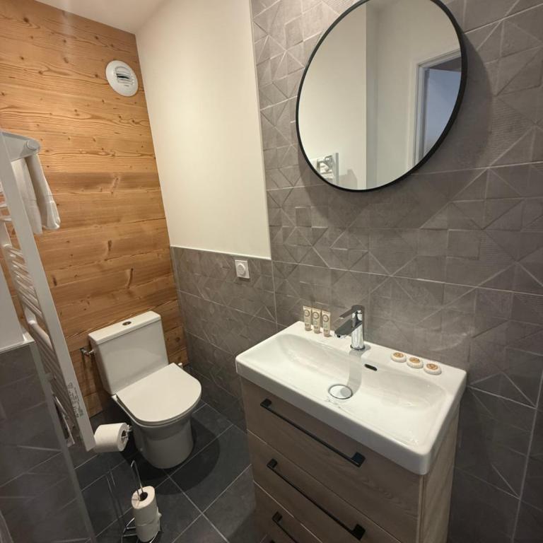 Le Col Getaway Virage 4 - Two-Bedroom Apartment - 4
