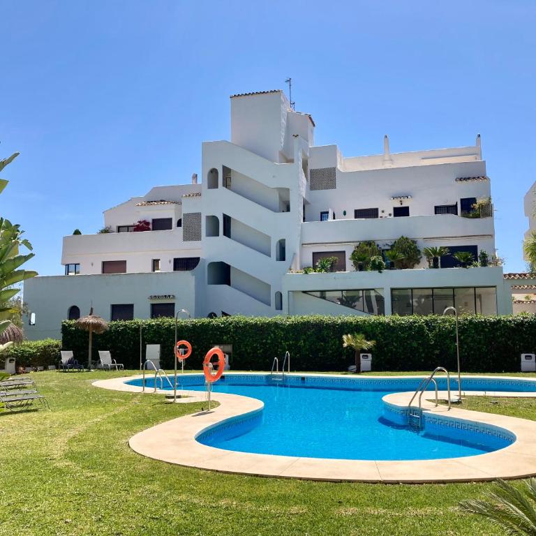 Las Lomas Marbella Club Golden Mile - Apartamento de 2 dormitorios con vistas a la piscina - 30